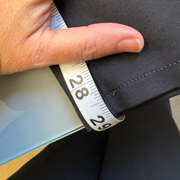 Reitmans Black Straight Leg mid rise Pants women's Petite size 2 - Picture 9 of 10